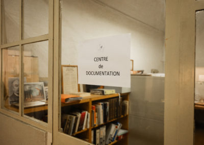Porte du centre de documentation du Musée de Fully